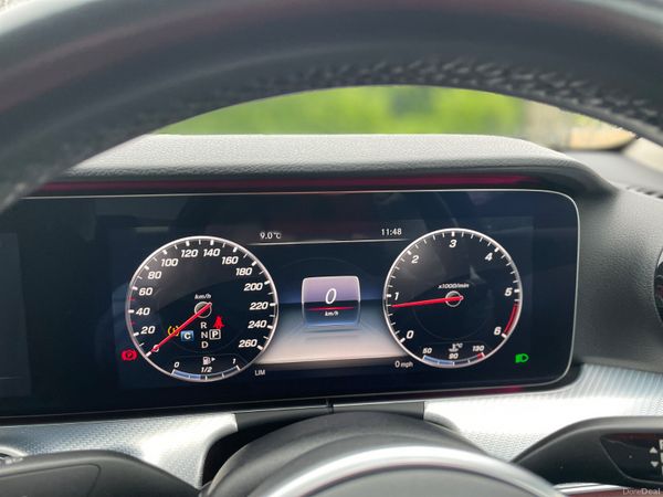 Mercedes-Benz E-Class 2019 381624853