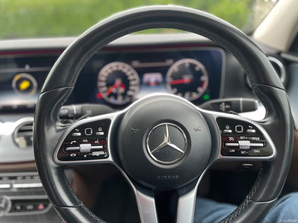 Mercedes-Benz E-Class 2019 381624863