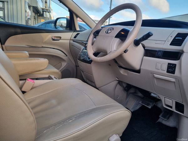Toyota Estima 2012 381630295