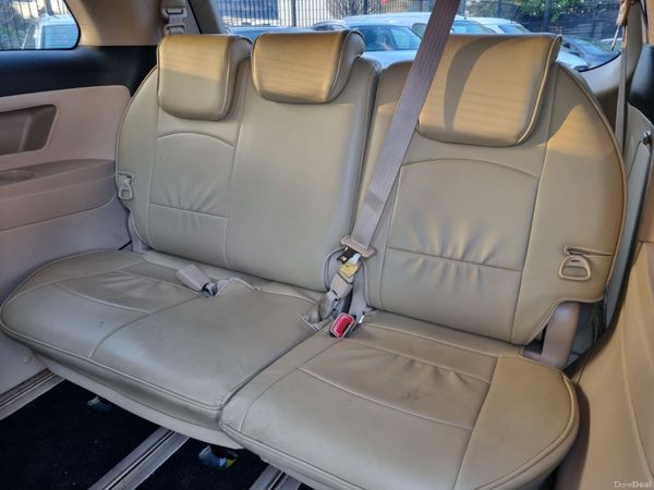 Toyota Estima 2012 381630301