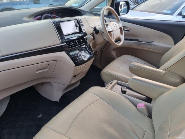 Toyota Estima 2012 381630303