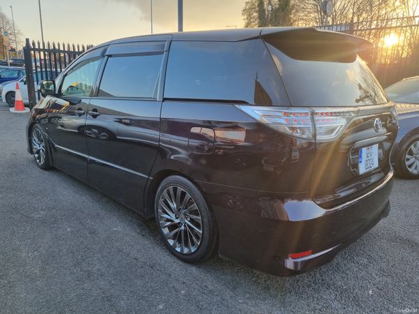 Toyota Estima 2012 381630307