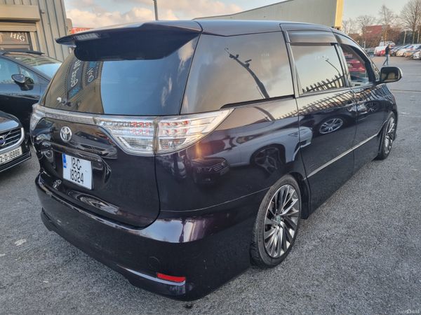 Toyota Estima 2012 381630311