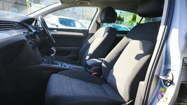 2022 Volkswagen Passat 1 Warranty AA Aprroved 381742263