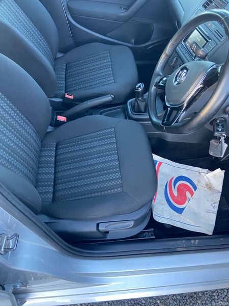 Volkswagen Polo 2015 381765919