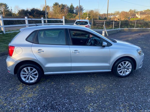 Volkswagen Polo 2015 381765921