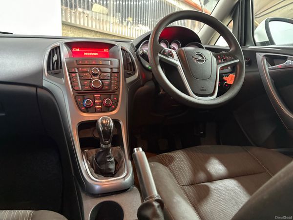 15 Opel Astra SC 1.7 CDTi Diesel 110 Bhp NCT 05/27 381768193