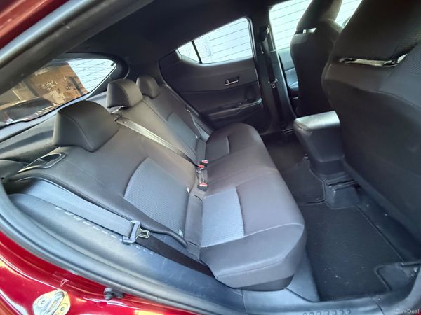 Toyota C-HR 2018 381775219