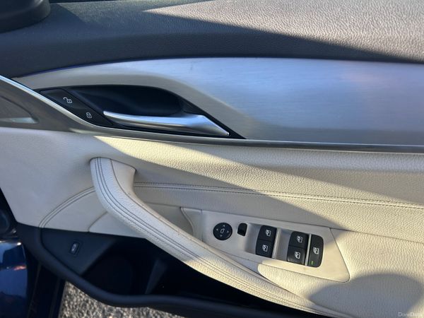 2017 BMW 520D SE AUTO CREAM LEATHER 381784201