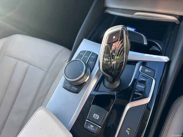 2017 BMW 520D SE AUTO CREAM LEATHER 381784205