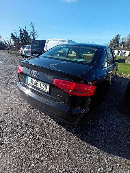 Audi A4 2014 381724183