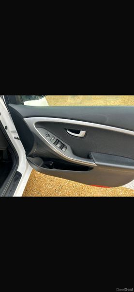 Hyundai i30 1.6 CRDI AUTO 381730623