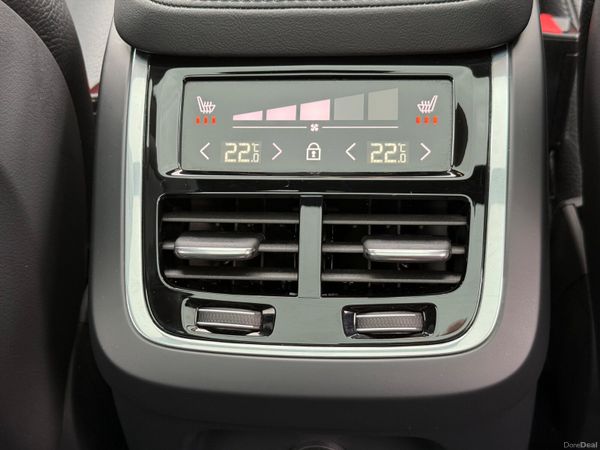 Stunning 231 Volvo XC90 R-Design! 381861377