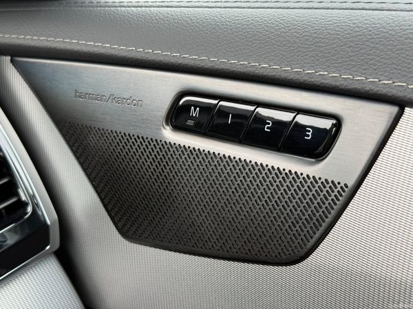 Stunning 231 Volvo XC90 R-Design! 381861399