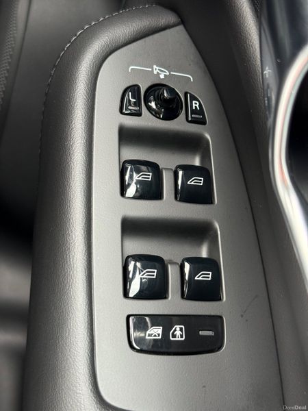 Stunning 231 Volvo XC90 R-Design! 381861567