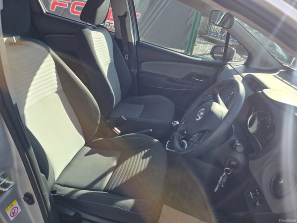 Toyota Yaris 2019 381810345