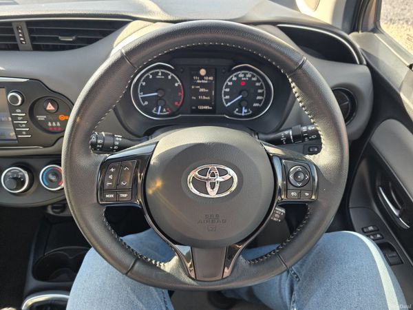 Toyota Yaris 2019 381810349