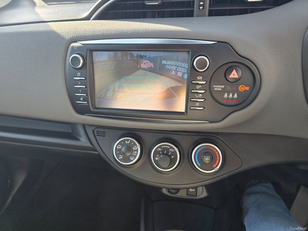 Toyota Yaris 2019 381810353