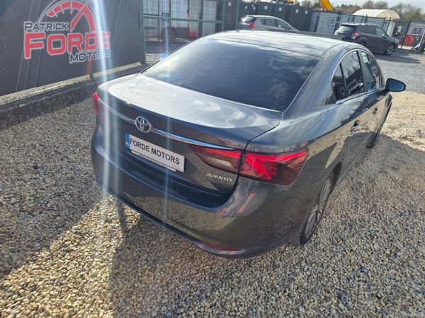 Toyota Avensis 2017 381811819