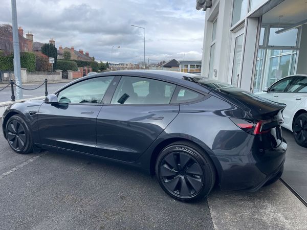 Tesla Model 3 2025 381964903