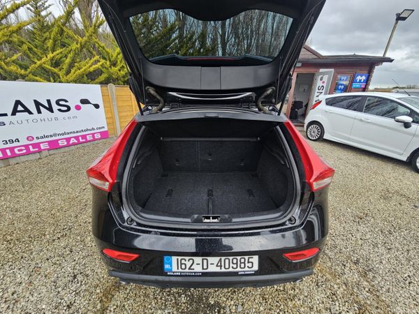 Volvo V40 D4 2.0 DIESEL AUTO NEW NCT 02/28 381968931