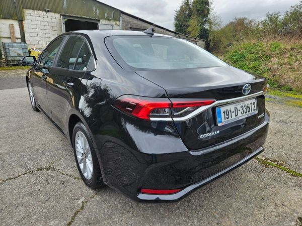 Toyota Corolla 2019 1.8 hybrid only 81klm 381975789