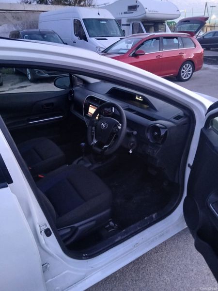 Toyota Aqua 2018 382042747