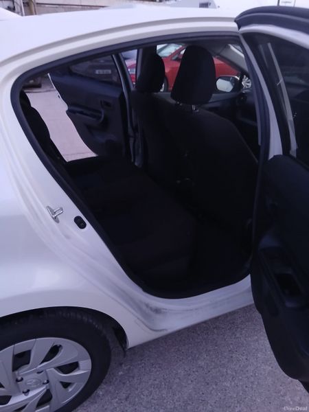 Toyota Aqua 2018 382042749