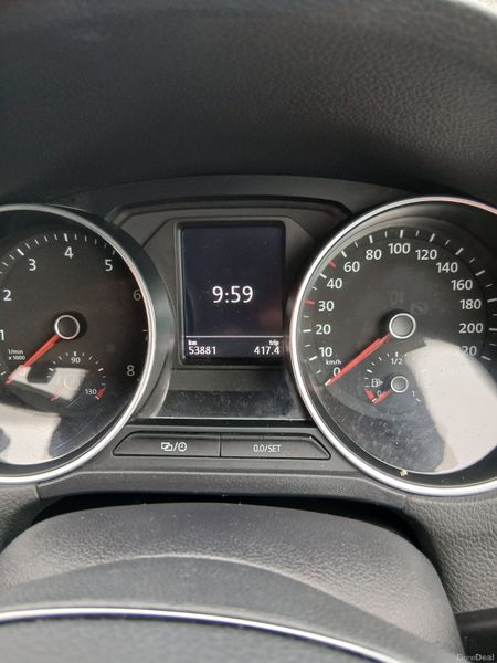 Volkswagen Polo 2015 382047657