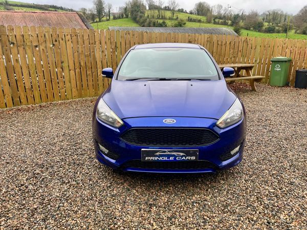 Ford Focus 2018 in RS blue 382070367
