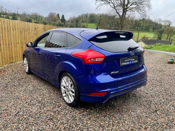 Ford Focus 2018 in RS blue 382070433