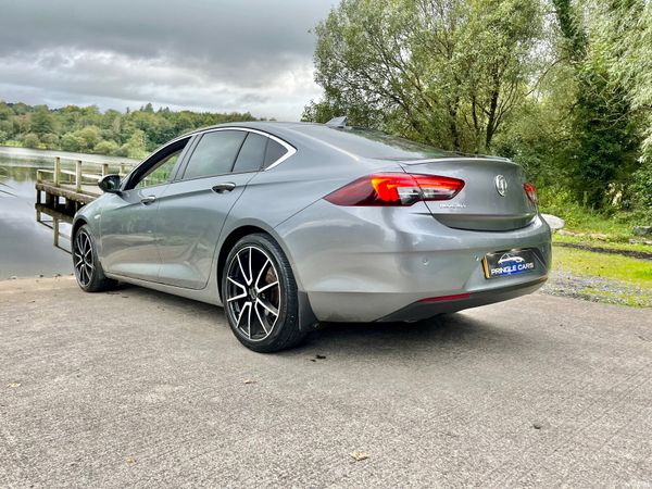 Opel Insignia 2018 382073915