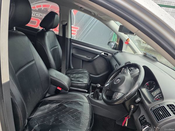 Volkswagen Touran 2012 382156415