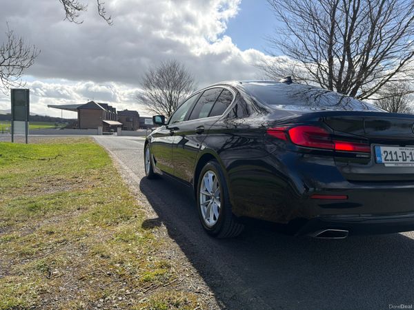 BMW 5-Series 2021 SE MHT 382157365