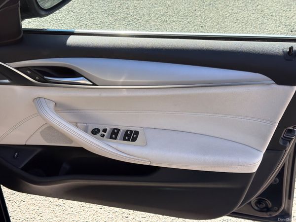 BMW 5-Series 2021 SE MHT 382157535