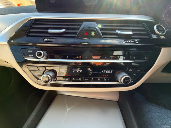 BMW 5-Series 2021 SE MHT 382157647