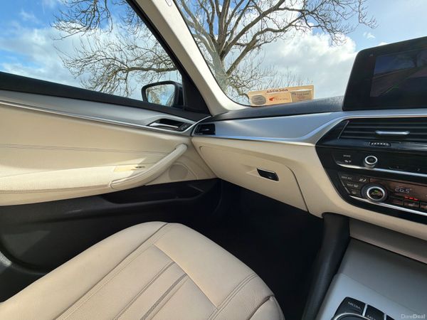 BMW 5-Series 2021 SE MHT 382157655