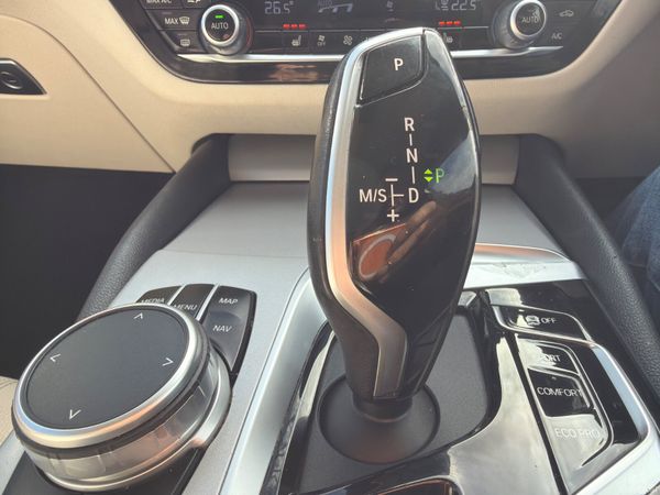 BMW 5-Series 2021 SE MHT 382157751