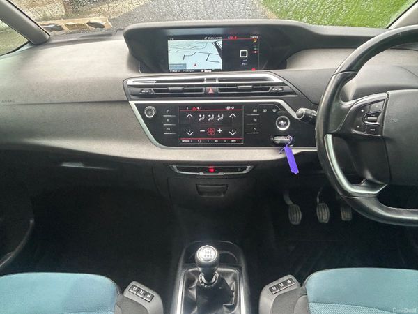 Citroen C4 2016 (7 SEATER) 382194245