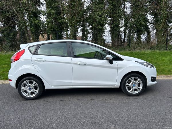 Ford Fiesta 2016 (NCT 03/27) 382195419