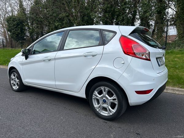 Ford Fiesta 2016 (NCT 03/27) 382195427