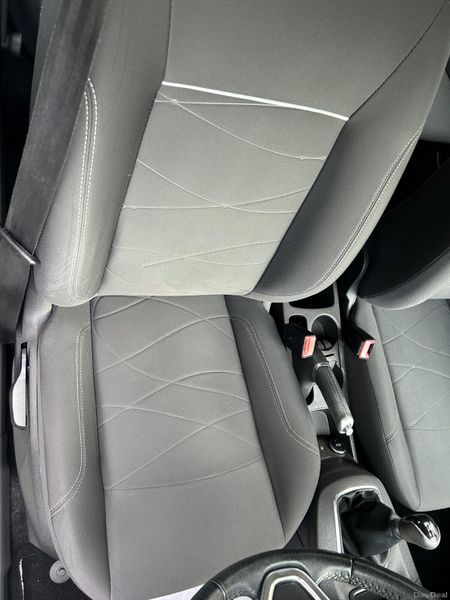 Ford Fiesta 2016 (NCT 03/27) 382195433