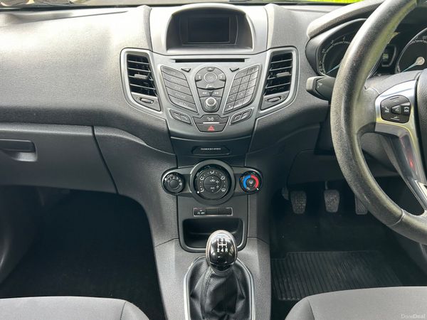 Ford Fiesta 2016 (NCT 03/27) 382195437