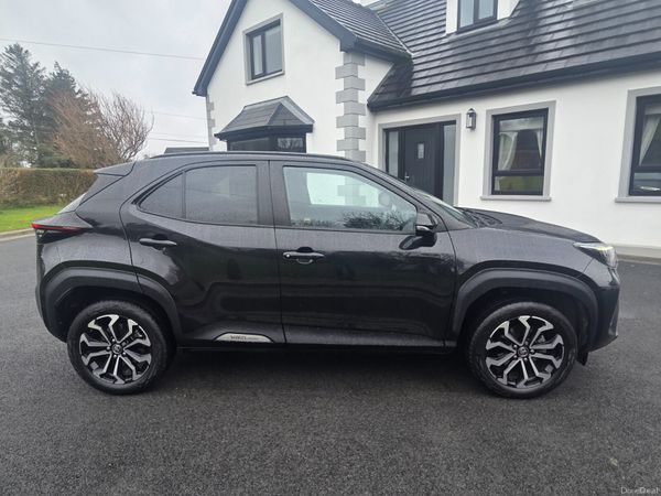 2023 TOYOTA YARIS CROSS 1.5 HYBRID DESIGN 122BHP 382107945