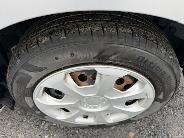 131 Honda Insight Hybrid 382120373