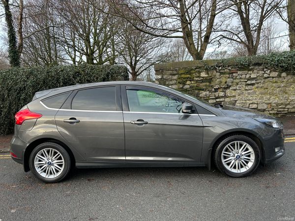 2018 FORD FOCUS ZETEC SERVICE HISTORY 382120425