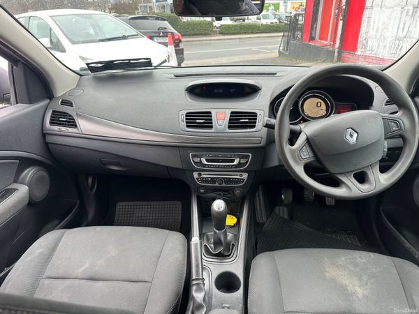 Renault Fluence 1.5 DCI GEARBOX NEEDS ATTENTION 382121715