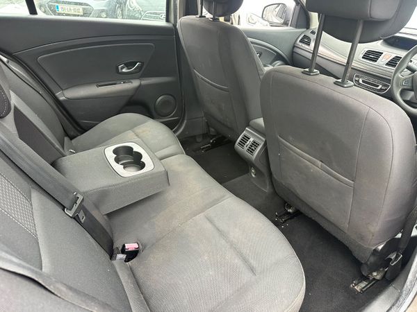 Renault Fluence 1.5 DCI GEARBOX NEEDS ATTENTION 382121721