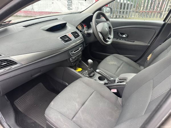 Renault Fluence 1.5 DCI GEARBOX NEEDS ATTENTION 382121723