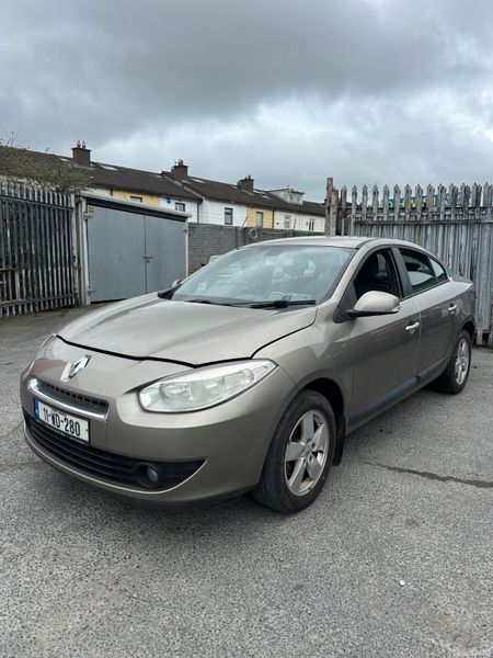 Renault Fluence 1.5 DCI GEARBOX NEEDS ATTENTION 382121725